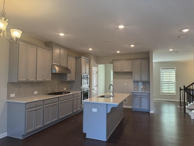 Photo - 381 Northaven Ave