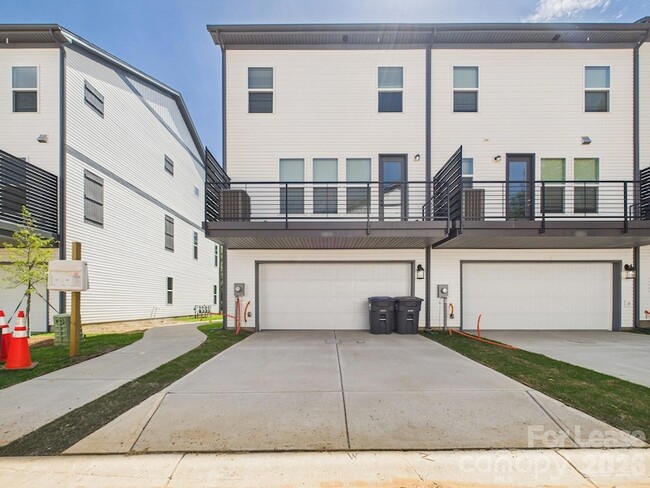 Building Photo - 1623 Blanche St
