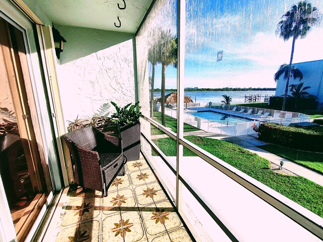 Building Photo - 1300 Seaway Dr Unit B-15 Rental