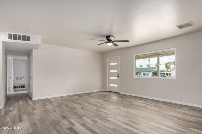 Photo - 3626 W Elm St