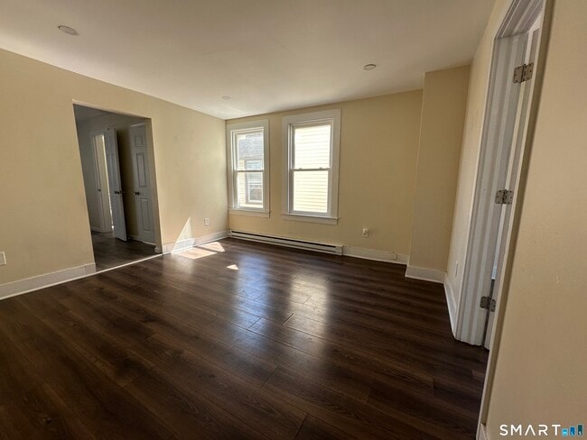 Photo - 567 Howe Ave