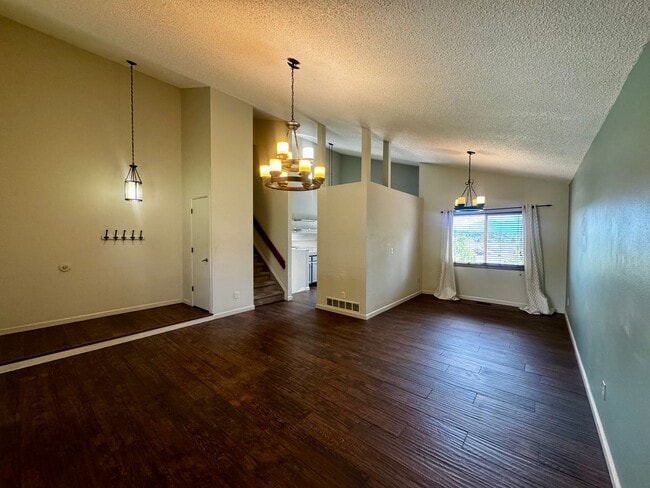 Photo - 3 Bedroom Tri-level in Briargate