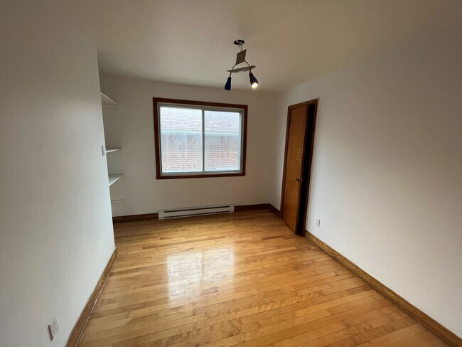 Building Photo - 8570 Rue De Teck Unit 8570 Rue Teck