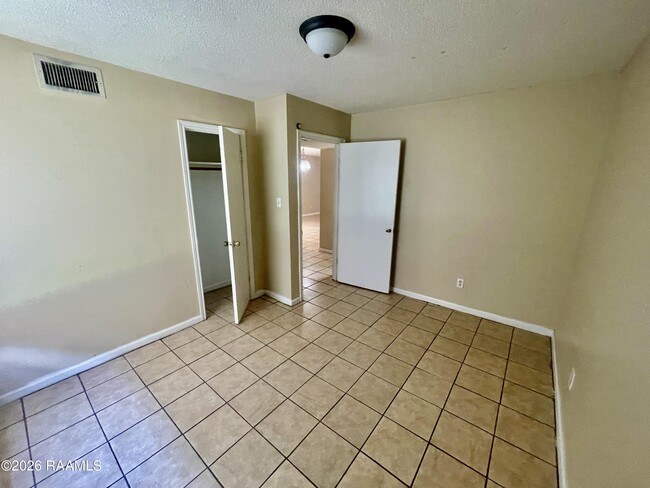 Photo - 409 Scotsdale St Unidad B