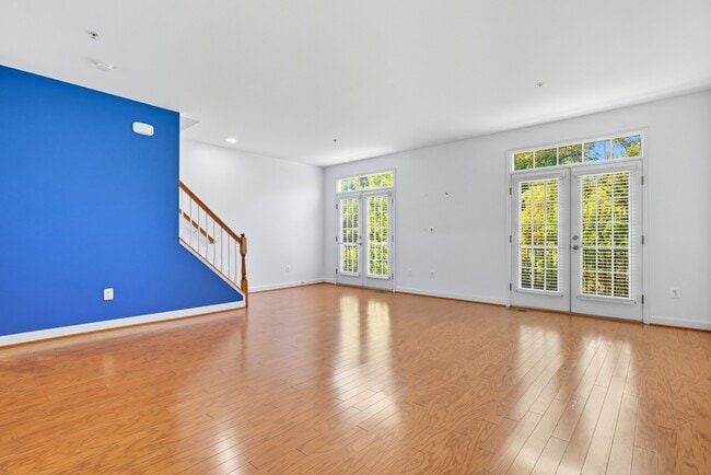 Photo - 613 Spectator Ave