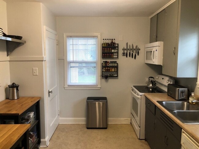Photo - EXTREMELY PET FRIENDLY!!  3 Bedroom, 1 Bathroom Home in Ames!