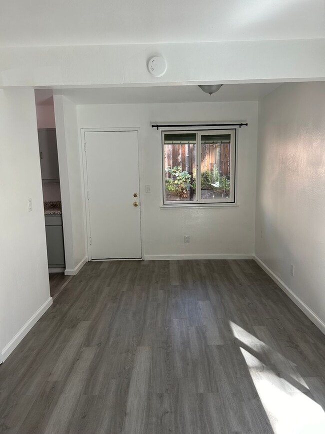 Photo - 3685 Tamarack Ave Unit 2