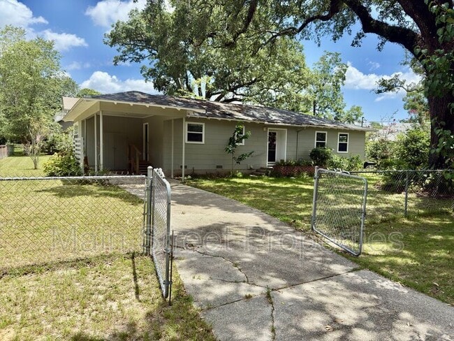 Building Photo - 1400 E Mallory St