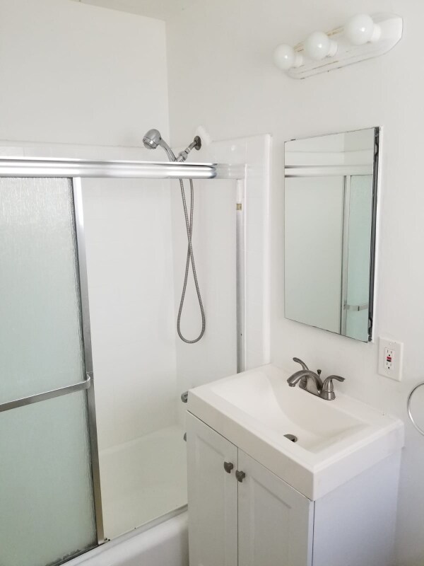 Photo - 14811 Vanowen St Unit 3