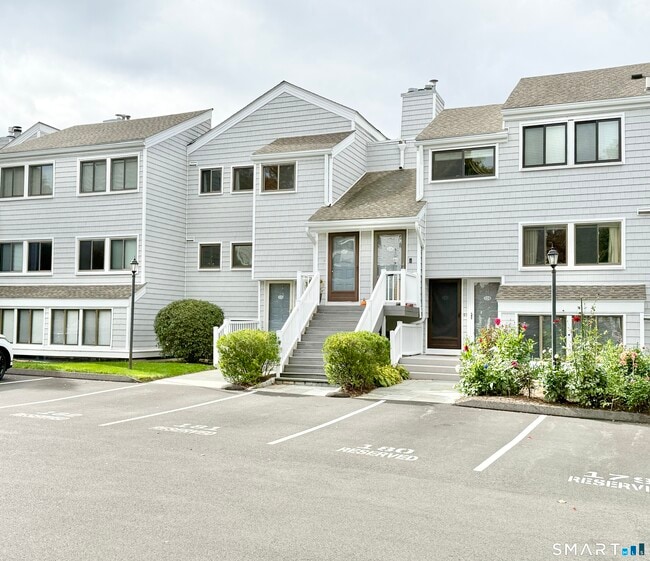 Building Photo - 129 Rowayton Woods Dr Unit 129