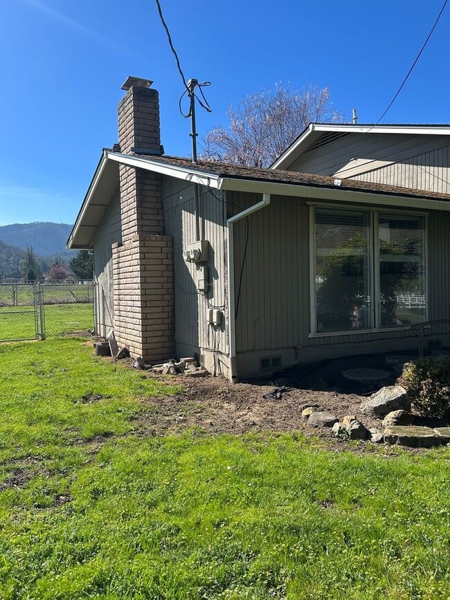 Photo - 2883 W Griffin Creek Rd Unit 2887 W Griffin Creek Road