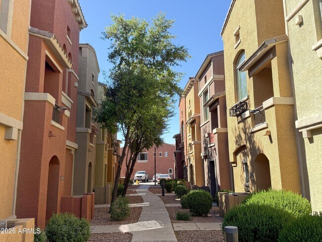 Photo - 240 W Juniper Ave