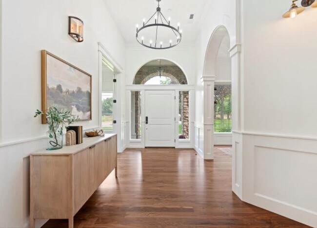 Photo - 103 S Alder Ln