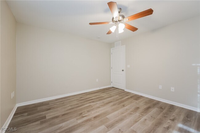 Photo - 2614 43rd St W