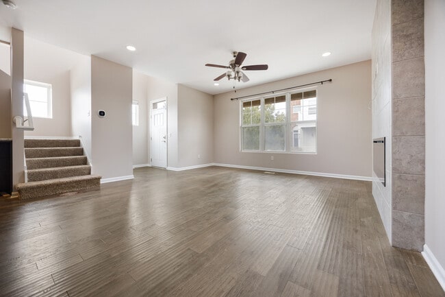 Photo - 901 Times Square Dr