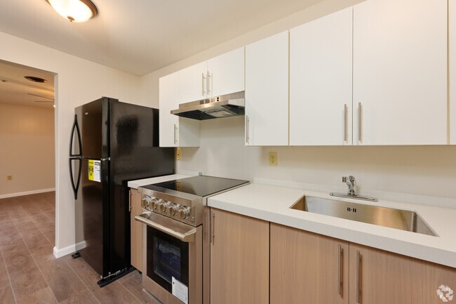 Photo - The Laurel Residences on Main