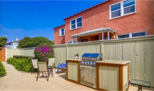 Photo - FIRST MONTH FREE! 2-Bedroom Apartment in the Heart of Pacific Beach – Walk to the Ocean! Unit 923 1/2