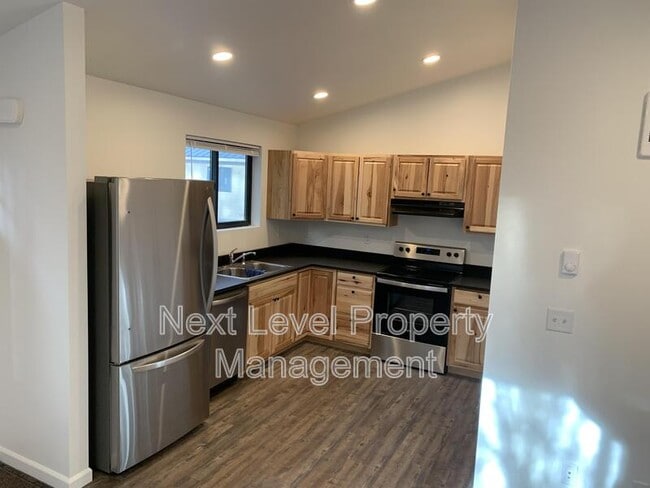 Photo - 416 Maple Dr