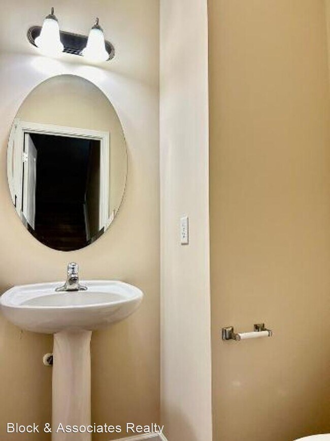 Photo - 4 br, 3.5 bath House - 705 Keystone Park D...