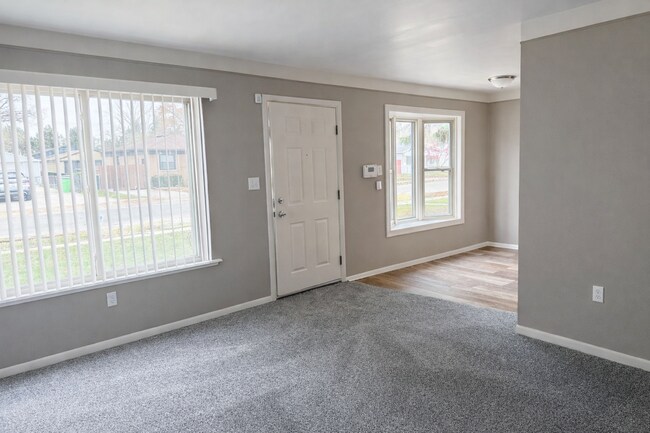 Photo - 20812 Woodward St