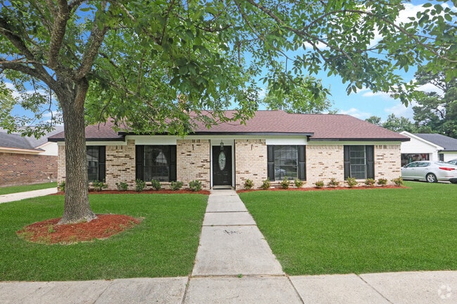Building Photo - 811 N Lake Verret Ct Rental