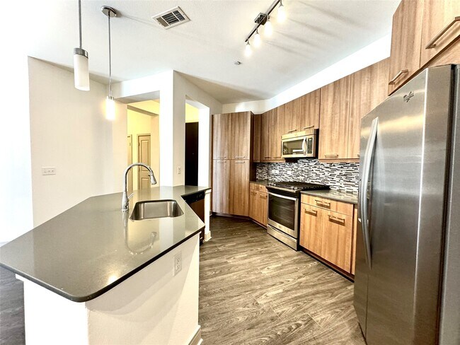 Photo - 2111 Westheimer Rd