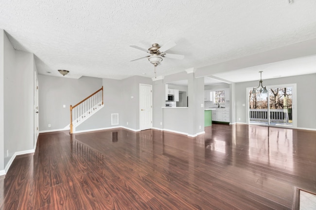 Photo - 121 Deer Ridge Ln