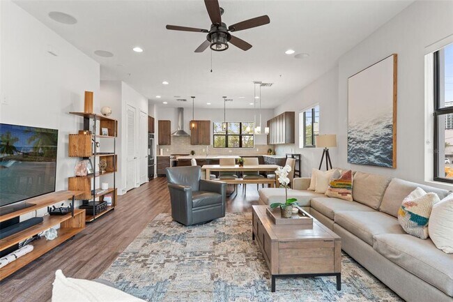 Photo - 907 Arlington Ave N