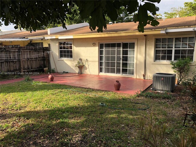 Photo - 7702 Pembroke Rd