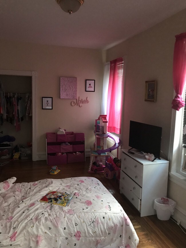 Photo - 163 Douglass St Unit #3 1BDRM Historic Distric