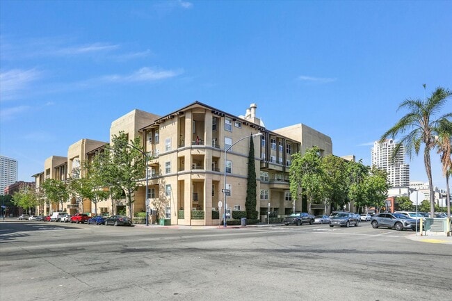 Photo - 301 W G St