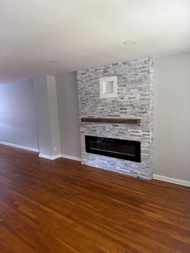 Photo - 2231 Graythorn Rd