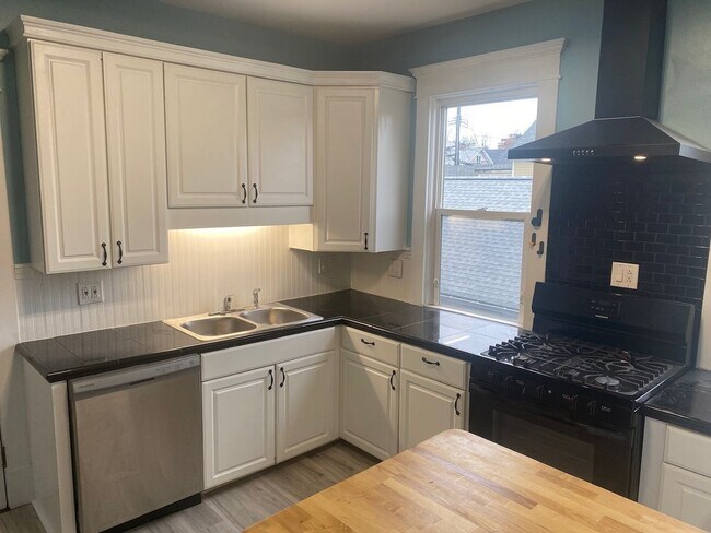 Photo - 140 Elmwood Ave Unit Floor 2