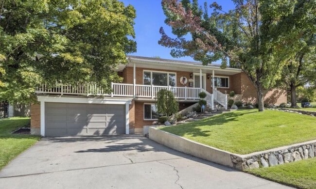 Building Photo - 1761 E S Woodside Dr
