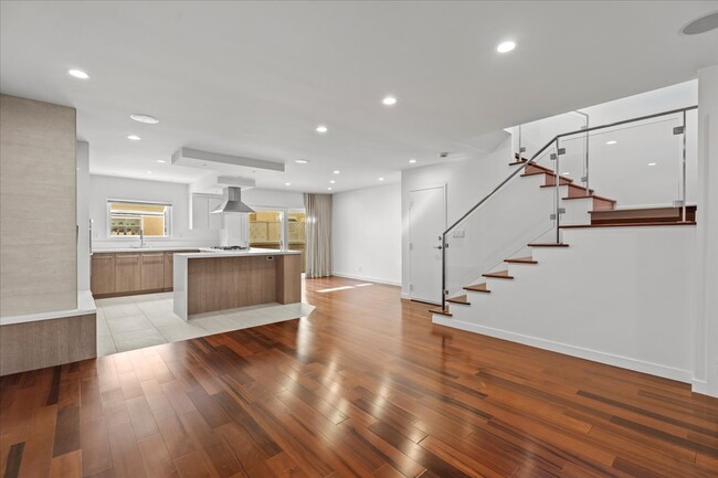 Building Photo - 1238 18th St Rental