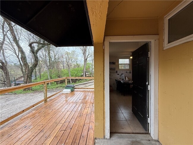 Building Photo - 101 S W Ave Unit B1