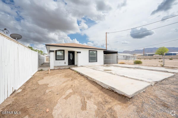 Building Photo - 4660 Vulcan Ave Rental
