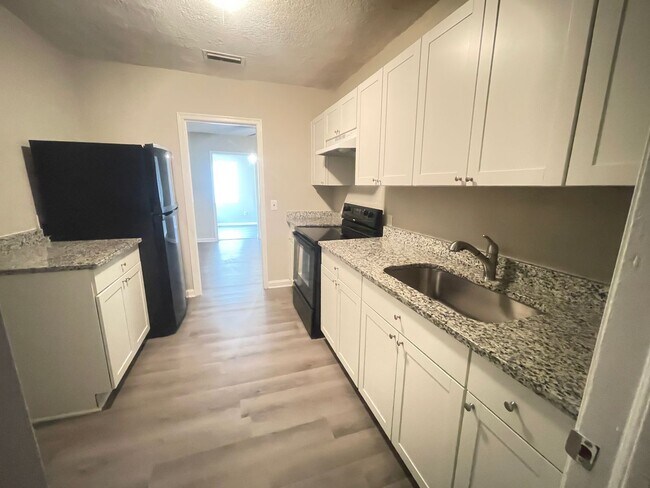 Photo - Affordable 3 Bed House