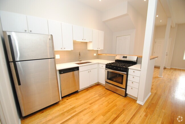 Building Photo - 711 N Hoyne Ave Unit 1n Rental
