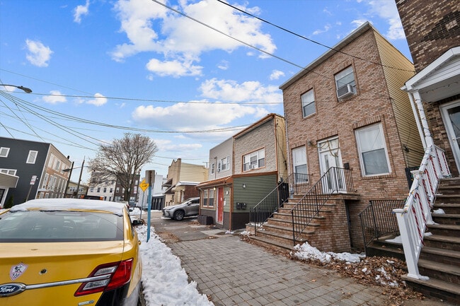 Photo - 15 Wales Ave