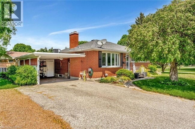 Photo - 1017 Braeside St