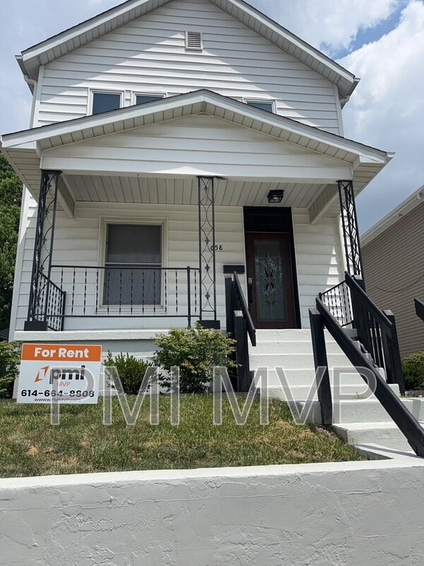 Building Photo - 658 Stewart Ave Rental