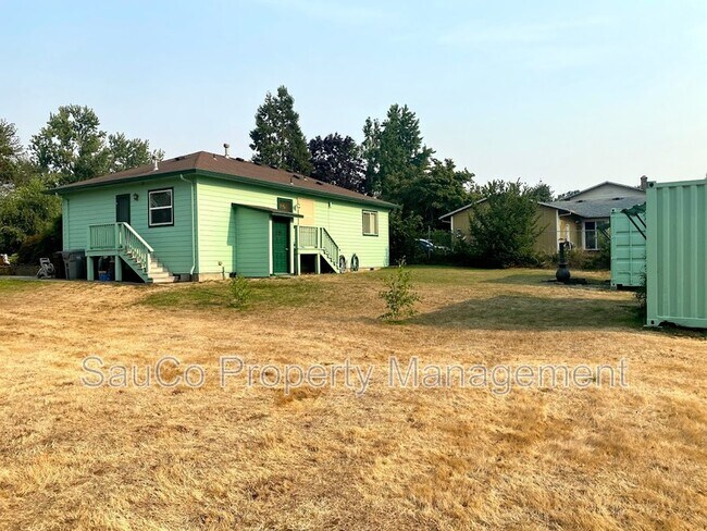 Photo - 1449 N Ivy St