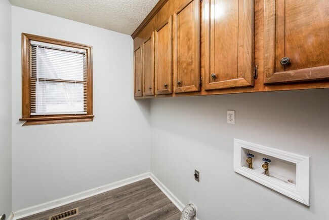 Photo - 312 Bow Church Rd