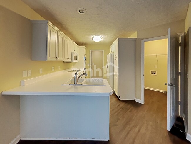 Photo - 828 Templeton Ln