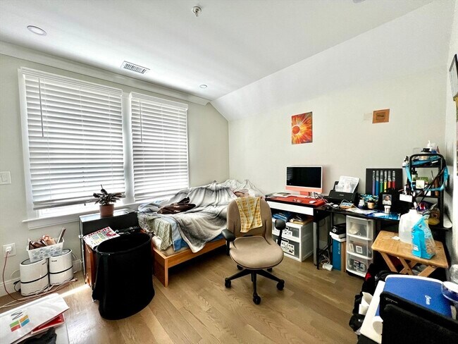 Photo - 32 Blaine St Unidad 3