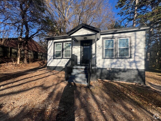 Building Photo - MOVE-IN READY! Rental