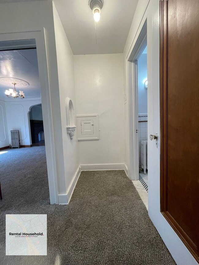 3656 Bedford St Unit 2 (Upper)