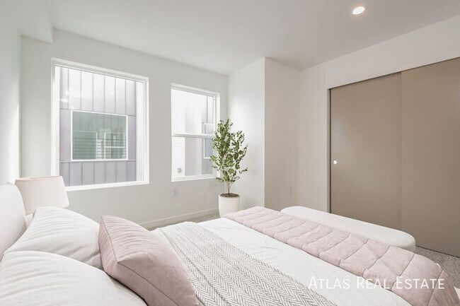 Photo - 2624 S Delaware St Unit 6