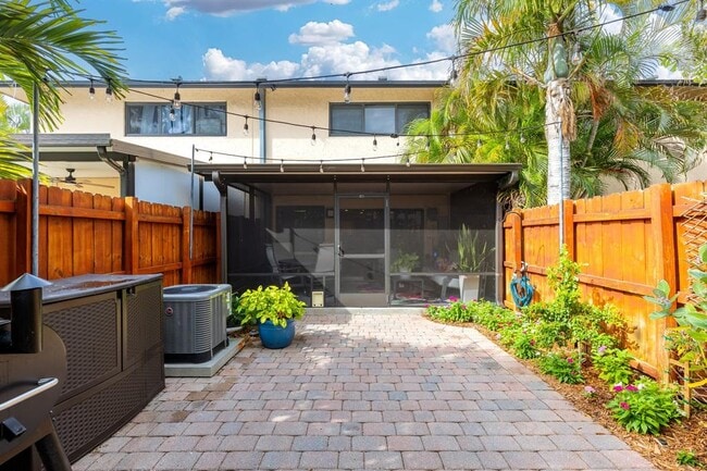 Photo - 2134 NE 9th Ave